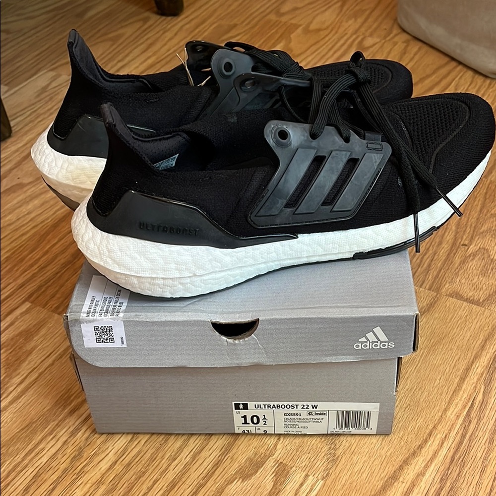 Adidas Ultraboost 22 W Black and White Running Shoes